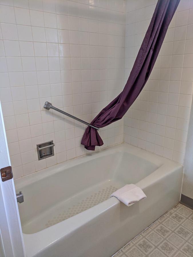 Bicknell Aquarius Inn מראה חיצוני תמונה
