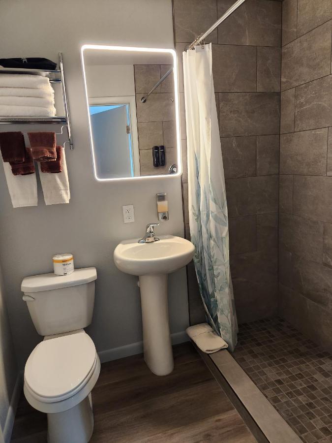 Bicknell Aquarius Inn מראה חיצוני תמונה